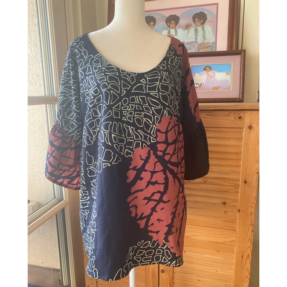 Manuhealii Blouse